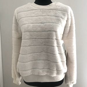 🐇New, Size Large🐇Soft Fuzzy Sweatshirt🐇